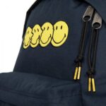 Padded Pak'r Smiley Patch mar Eastpak 4N2446Backpacks - Image 4